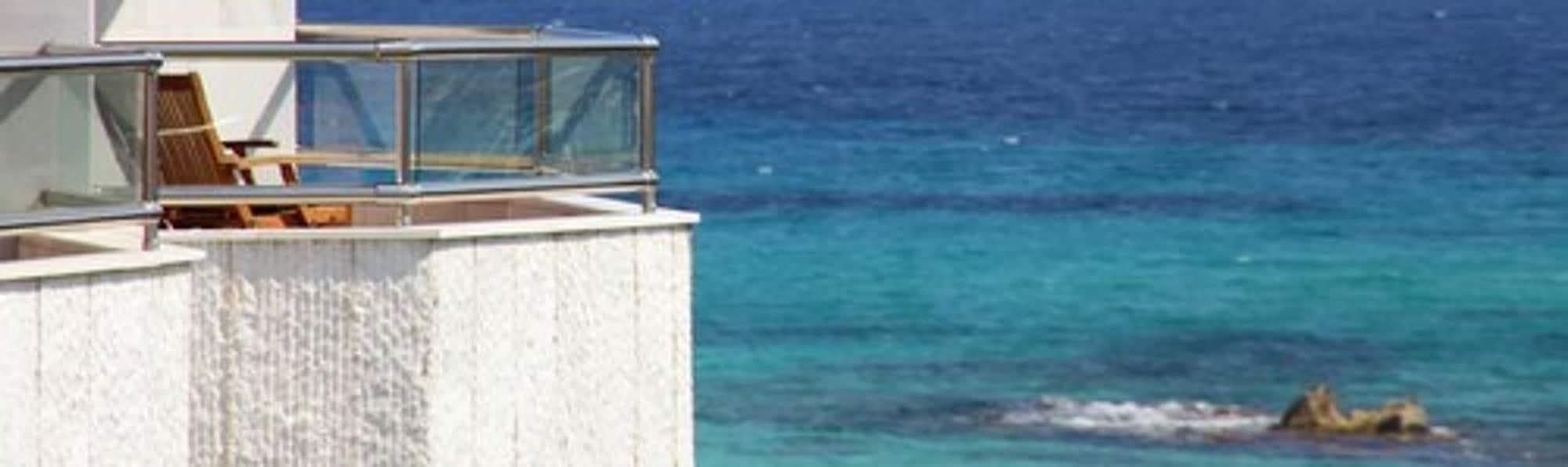 Hotel Serrano Palace Cala Ratjada  Exteriör bild