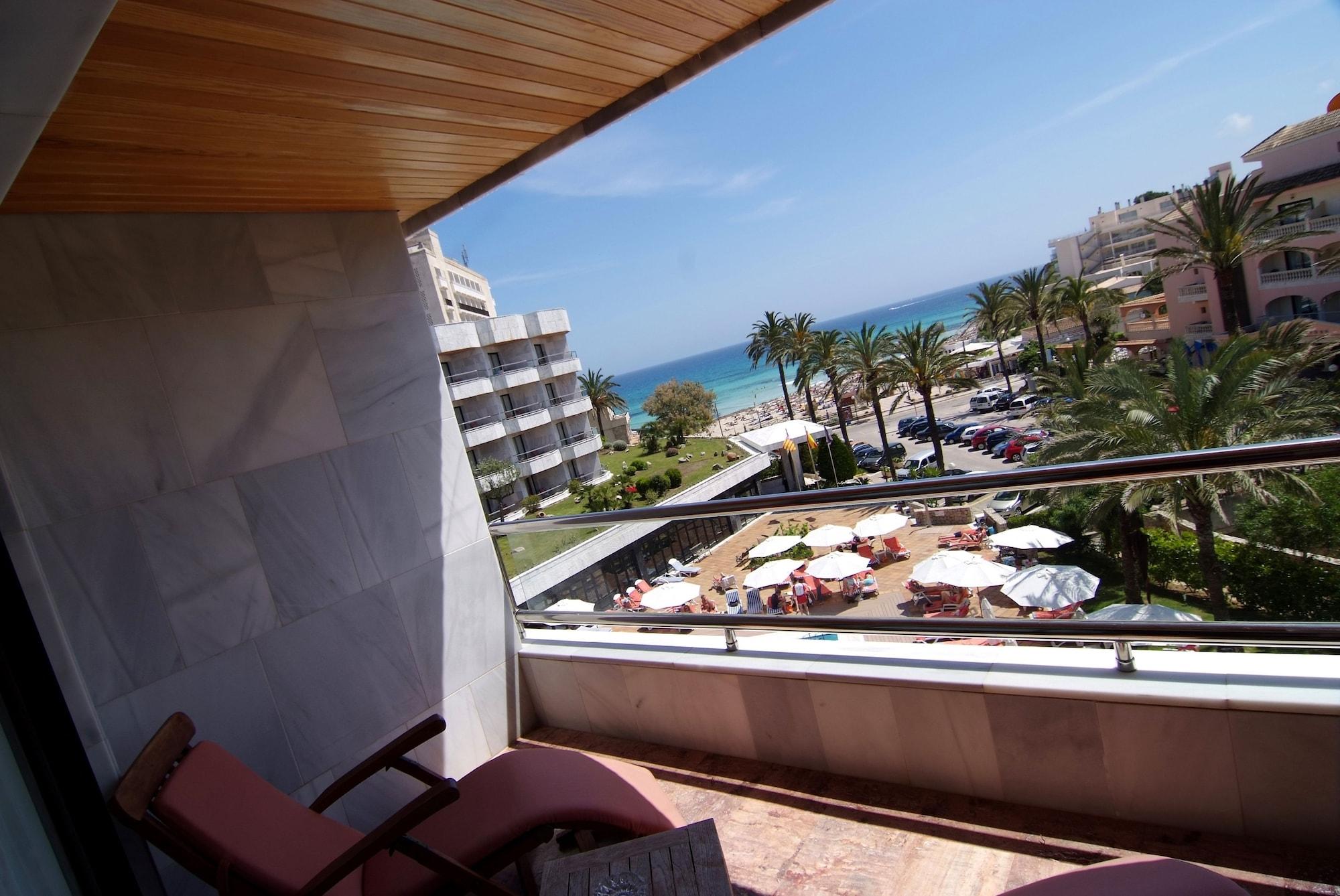 Hotel Serrano Palace Cala Ratjada  Exteriör bild