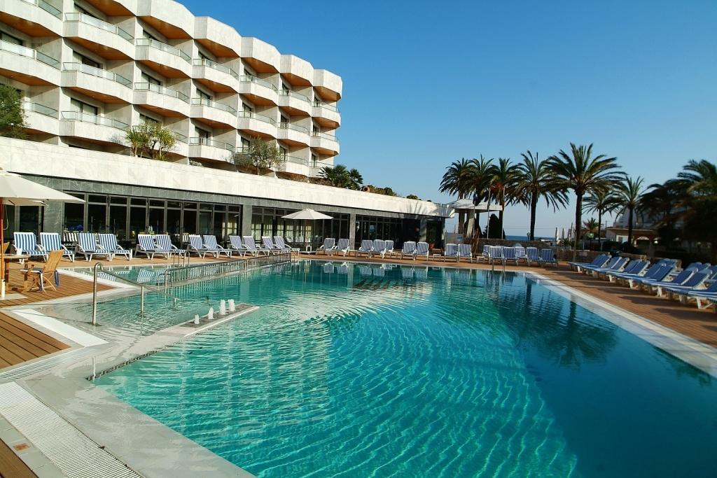 Hotel Serrano Palace Cala Ratjada  Exteriör bild
