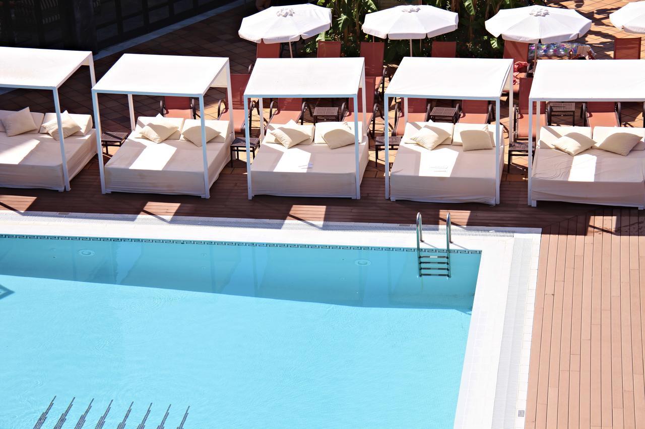 Hotel Serrano Palace Cala Ratjada  Exteriör bild
